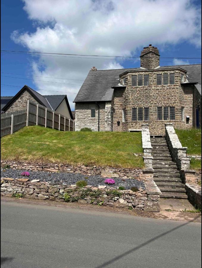 Cosy Arts & Crafts Cottage With Stunning Views Brecon Exterior foto